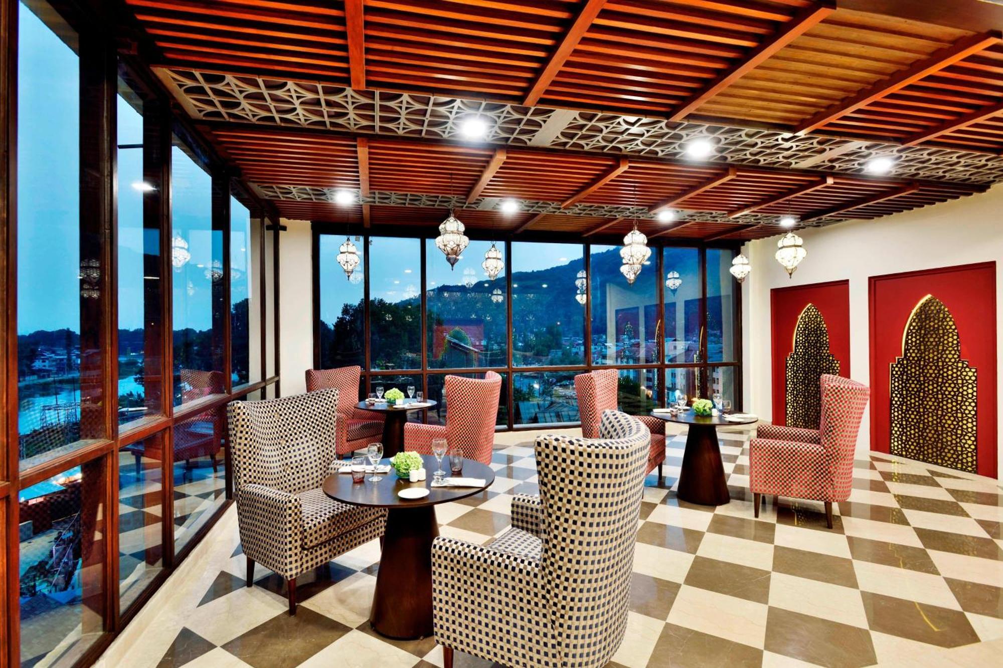 Four Points By Sheraton Srinagar Eksteriør bilde